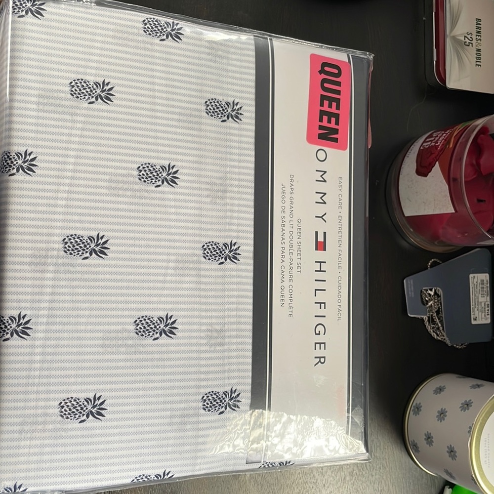Tommy Hilfiger queen sheet set brand new